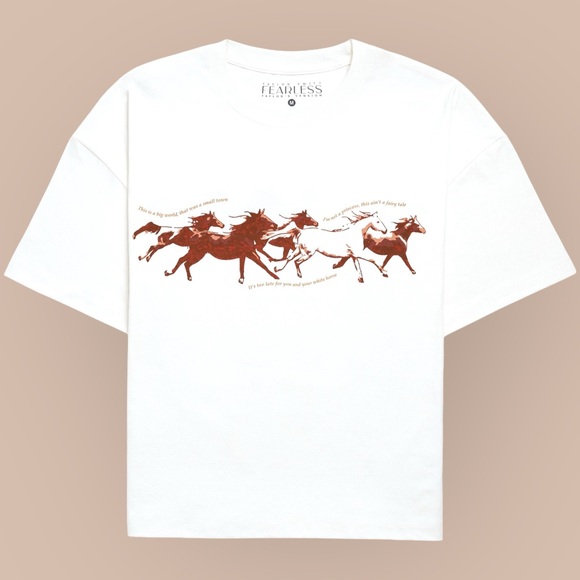 NWT Taylor Swift I’m Not A Princess White Horse Boxy Tee Sz XS 🎄SHIPS FAST🎄 - Picture 2 of 5